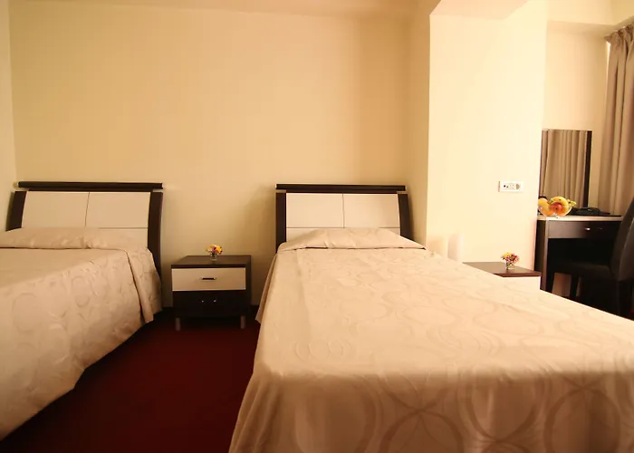 Lina ブカレスト