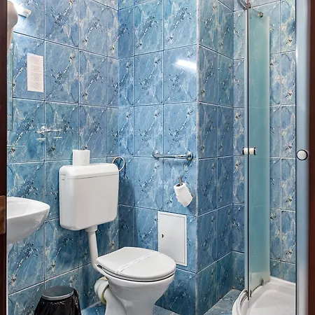 Hotell Lina 3*